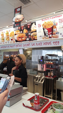 Atmosphère du Restaurant KFC TROYES LA CHAPELLE à La Chapelle-Saint-Luc - n°12