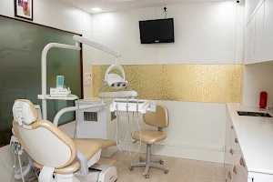 Dr. DHURI'S Dental clinic and Implant Center. Best dentist. MDS image
