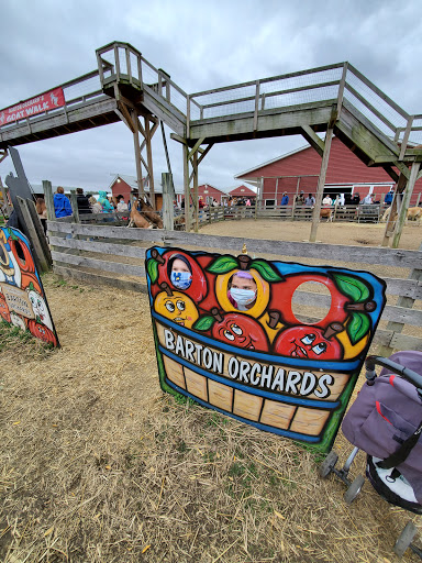 Orchard «Barton Orchards - Noxon Road Store Open Year Round - The Farm is CLOSED for the Season.», reviews and photos, 63 Apple Tree Ln, Poughquag, NY 12570, USA