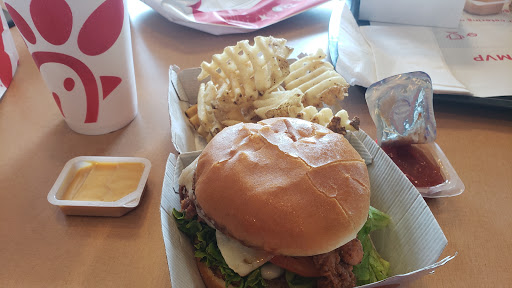 Fast Food Restaurant «Chick-fil-A», reviews and photos, 3200 E Broad St, Mansfield, TX 76063, USA