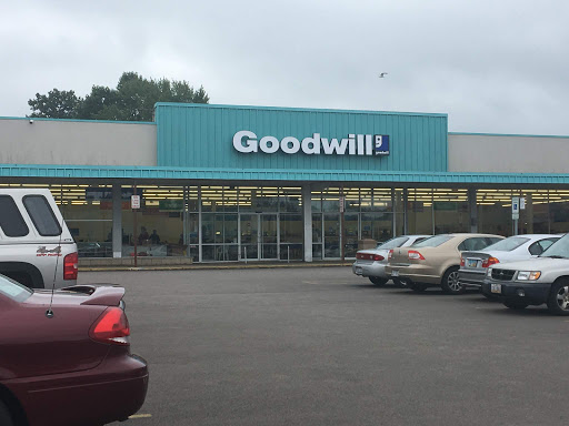 Thrift Store «Goodwill», reviews and photos, 570 E Waterloo Rd, Akron, OH 44319, USA