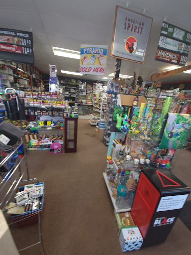 Tobacco Shop «GoodFellas Smoke Shop», reviews and photos, 1007 Caprice Dr, Castle Rock, CO 80109, USA