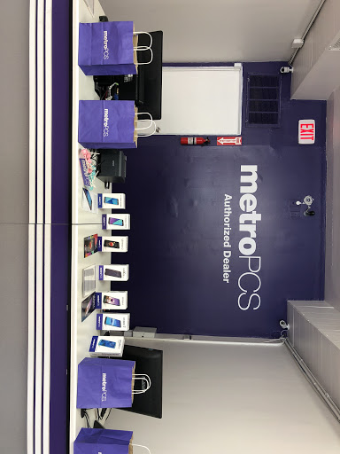 Cell Phone Store «MetroPCS Authorized Dealer», reviews and photos, 1333 St George Ave, Colonia, NJ 07067, USA