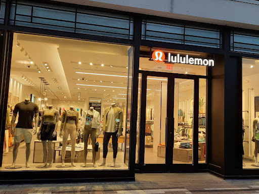 Sportswear Store «lululemon», reviews and photos, 622 Oakbrook Center, Oak Brook, IL 60523, USA