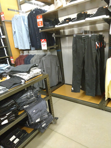 Clothing Store «Old Navy», reviews and photos, 43 Middlesex Turnpike, Burlington, MA 01803, USA