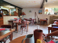 Atmosphère du Restaurant français Au Bouchon Brionnais à Baugy - n°1