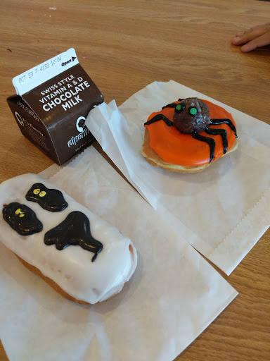 Donut Shop «Sesame Donuts - Scholls Ferry», reviews and photos, 12700 SW North Dakota St, Portland, OR 97223, USA