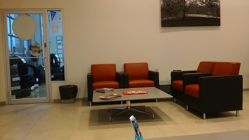 Toyota Dealer «Toyota of Louisville on Dixie Highway», reviews and photos, 6514 Dixie Hwy, Louisville, KY 40258, USA