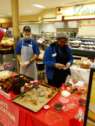 Grocery Store «Kroger», reviews and photos, 264 S Hollywood Blvd, Steubenville, OH 43952, USA