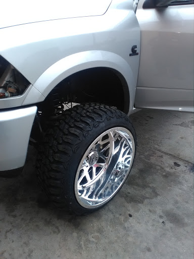 Auto Repair Shop «Discount Tire & Service of Greeley», reviews and photos, 120 18th St, Greeley, CO 80631, USA