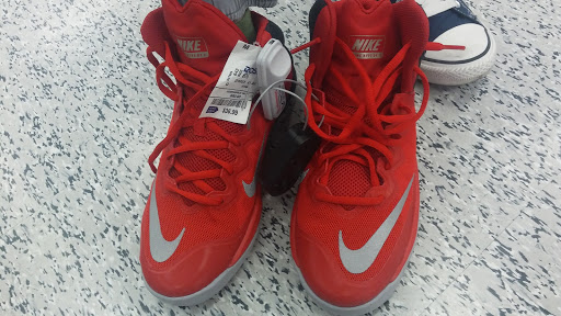 Clothing Store «Ross Dress for Less», reviews and photos, 201 University Oaks Blvd, Round Rock, TX 78664, USA