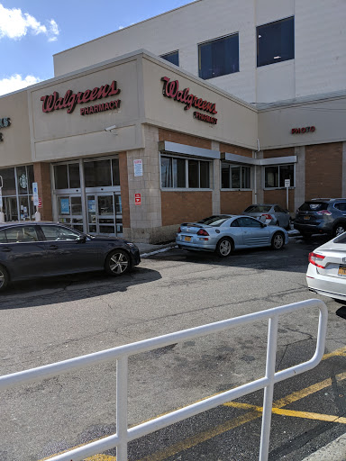 Drug Store «Walgreens», reviews and photos, 132-50 Metropolitan Ave, Richmond Hill, NY 11418, USA