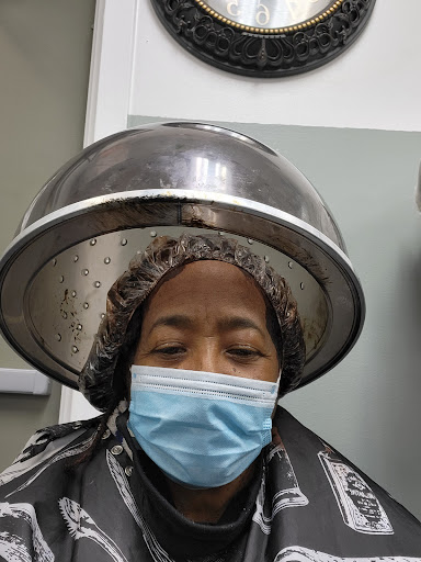 Hair Salon «Tess African Hair Braiding & Beauty Supply», reviews and photos, 4716 Kirkwood Hwy, Wilmington, DE 19808, USA