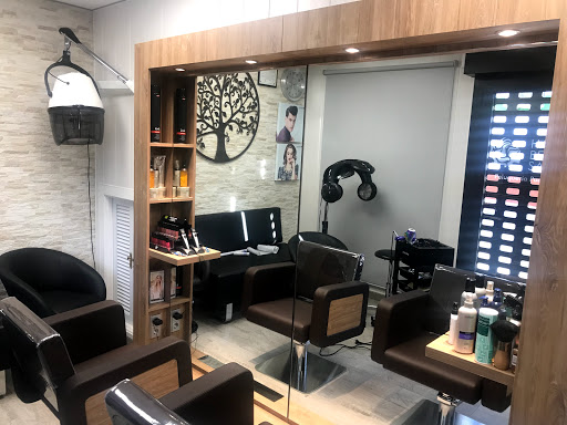 Peluquería PAQUI Unisex en Pizarra, Málaga
