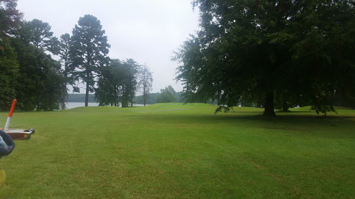 Golf Course «Oak Hollow Golf Course», reviews and photos, 3400 N Centennial St, High Point, NC 27265, USA