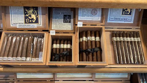 Tobacco Shop «METROWEST SMOKE SHOP ECIGARETTE», reviews and photos, 2434 S Kirkman Rd, Orlando, FL 32811, USA