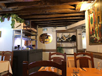 Atmosphère du Restaurant libanais Restaurant Layal à Paris - n°17