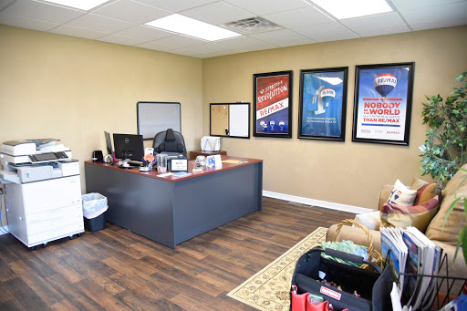 Real Estate Agency «RE/MAX EDGE REALTY», reviews and photos, 6929 Portage St NW, North Canton, OH 44720, USA