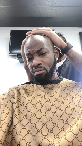 Barber Shop «Hall of Fades Barber Shop», reviews and photos, 349 E Indian Trail, Aurora, IL 60505, USA