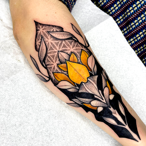 Explore fourth wing tattoo ideas, creative tattoo ideas in Savannah, available at tattoos by delan