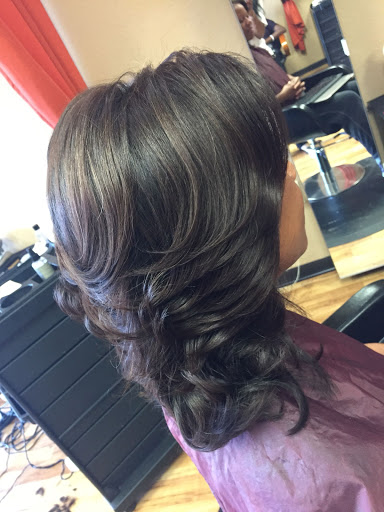 Beauty Salon «Studio 78 Unisex Hair Salon and Beauty Suites», reviews and photos, 1780 S Nova Rd #10&11, South Daytona, FL 32119, USA