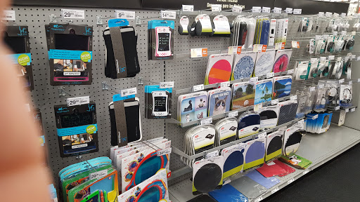 Office Supply Store «Staples», reviews and photos, 2120 SW 32nd Ave, Coral Gables, FL 33145, USA