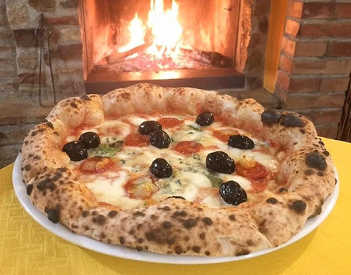 Pizzeria Sancta Maria la Pizzaccia dal 1995 in Rende, Provincia di Cosenza