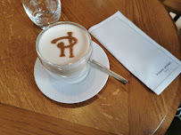 Cappuccino du Restaurant LE CAFÉ PIERRE HERMÉ à Paris - n°8