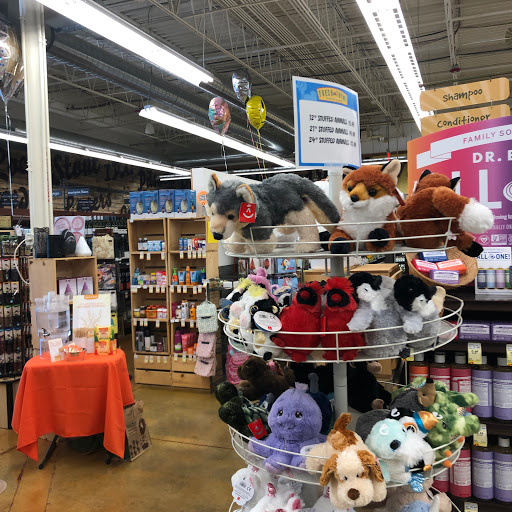 Grocery Store «Fresh Thyme Farmers Market- Naperville», reviews and photos, 790 Royal St George Dr, Naperville, IL 60563, USA