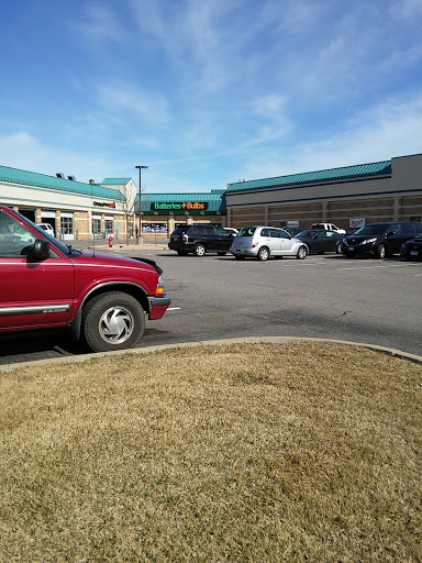Car Battery Store «Batteries Plus Bulbs», reviews and photos, 1480 Weir Dr, Woodbury, MN 55125, USA