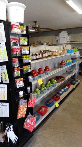 Franklin's Country Store and Storage