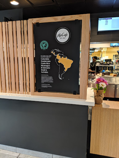 Shopping Mall «Eagle Plaza», reviews and photos, 700 Haddonfield-Berlin Rd #4a, Voorhees Township, NJ 08043, USA