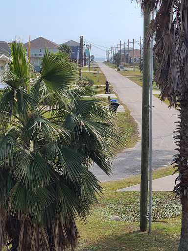 Real Estate Agency «RE/MAX On the Water - Bolivar», reviews and photos, 2080 State Hwy 87, Crystal Beach, TX 77650, USA