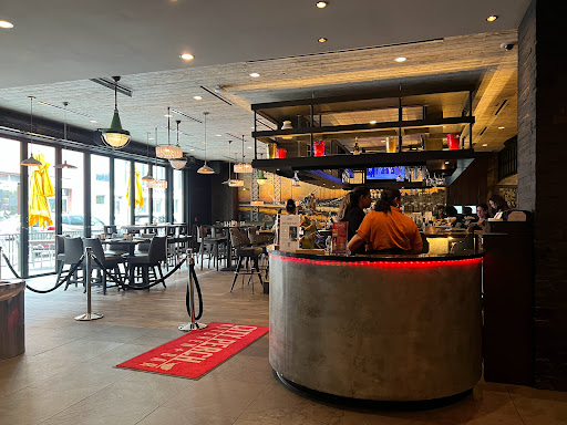 Movie Theater «iPic Theaters», reviews and photos, 2023 Hudson St, Fort Lee, NJ 07024, USA