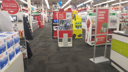 Office Supply Store «Staples», reviews and photos, 13013 Seminole Blvd, Largo, FL 33778, USA