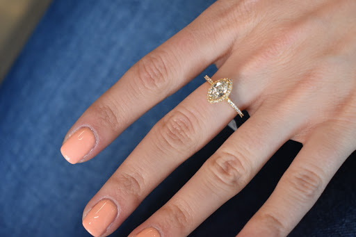 Jewelry Store «Costello Jewelry Co», reviews and photos, 33 W Jefferson Ave, Naperville, IL 60540, USA