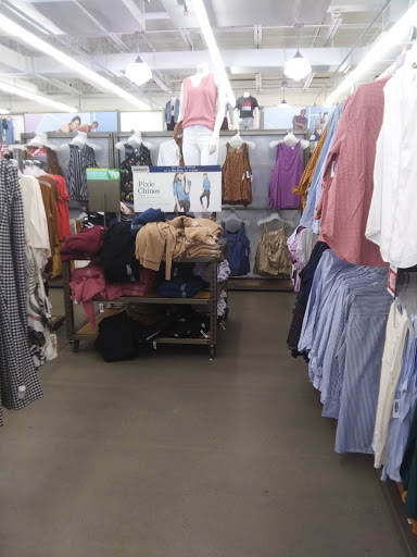 Outlet Mall «Tanger Outlet Tilton», reviews and photos, 120 Laconia Rd, Tilton, NH 03276, USA