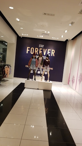 Clothing Store «Forever 21», reviews and photos, 651 Kapkowski Rd, Elizabeth, NJ 07201, USA