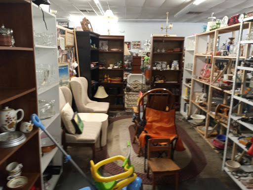 Shopping Mall «Village Square Shopping Center», reviews and photos, 2800 Recker Hwy, Winter Haven, FL 33880, USA