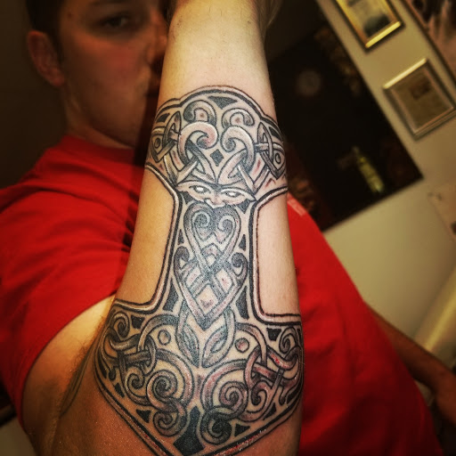 Tattoo Shop «Patriotic Pain Tattoo & Body Piercing», reviews and photos, 5658 William Penn Hwy, Murrysville, PA 15668, USA