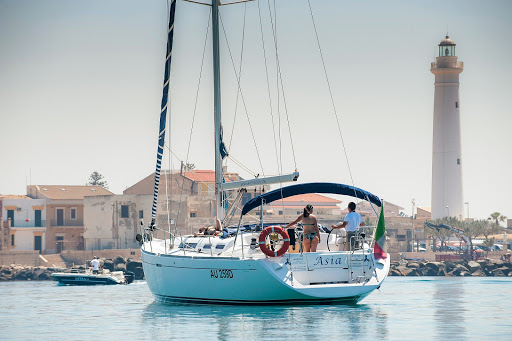 Invictus Sicily for Sail Charter noleggio barche Siracusa