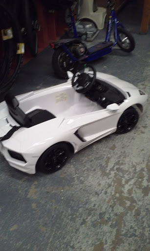 Bicycle Store «Bloomfield Bicycle & Repair Shop», reviews and photos, 38 Tunxis Ave, Bloomfield, CT 06002, USA