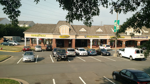 Auto Repair Shop «Hogan & Sons Tire and Auto», reviews and photos, 2421 Centreville Rd, Herndon, VA 20171, USA