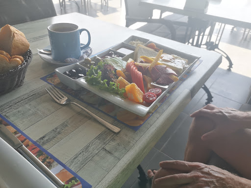 Pandora Restaurant Pub Bar