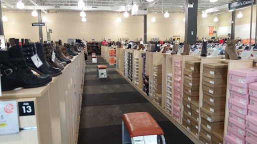 Shoe Store «DSW Designer Shoe Warehouse», reviews and photos, 1160 Broadway, Saugus, MA 01906, USA