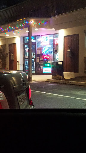 Liquor Store «Marshfield Liquor Store», reviews and photos, 1852 Ocean St, Marshfield, MA 02050, USA