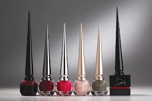 LE Nails & Spa image
