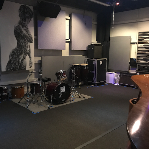 Studio 101 NOLA - Musical store