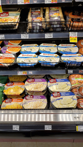 Grocery Store «Fred Meyer», reviews and photos, 777 NW Kings Blvd, Corvallis, OR 97330, USA