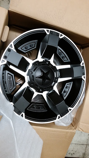 Truck Accessories Store «4 Wheel Parts Performance Center», reviews and photos, 2119 Cypress Creek Pkwy, Houston, TX 77090, USA